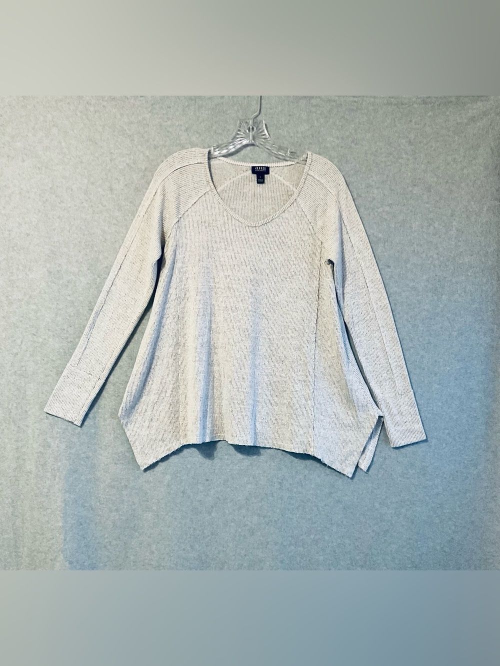 a.n.a. Heather Light Gray V-Neck Ribbed Knit Top Sz S